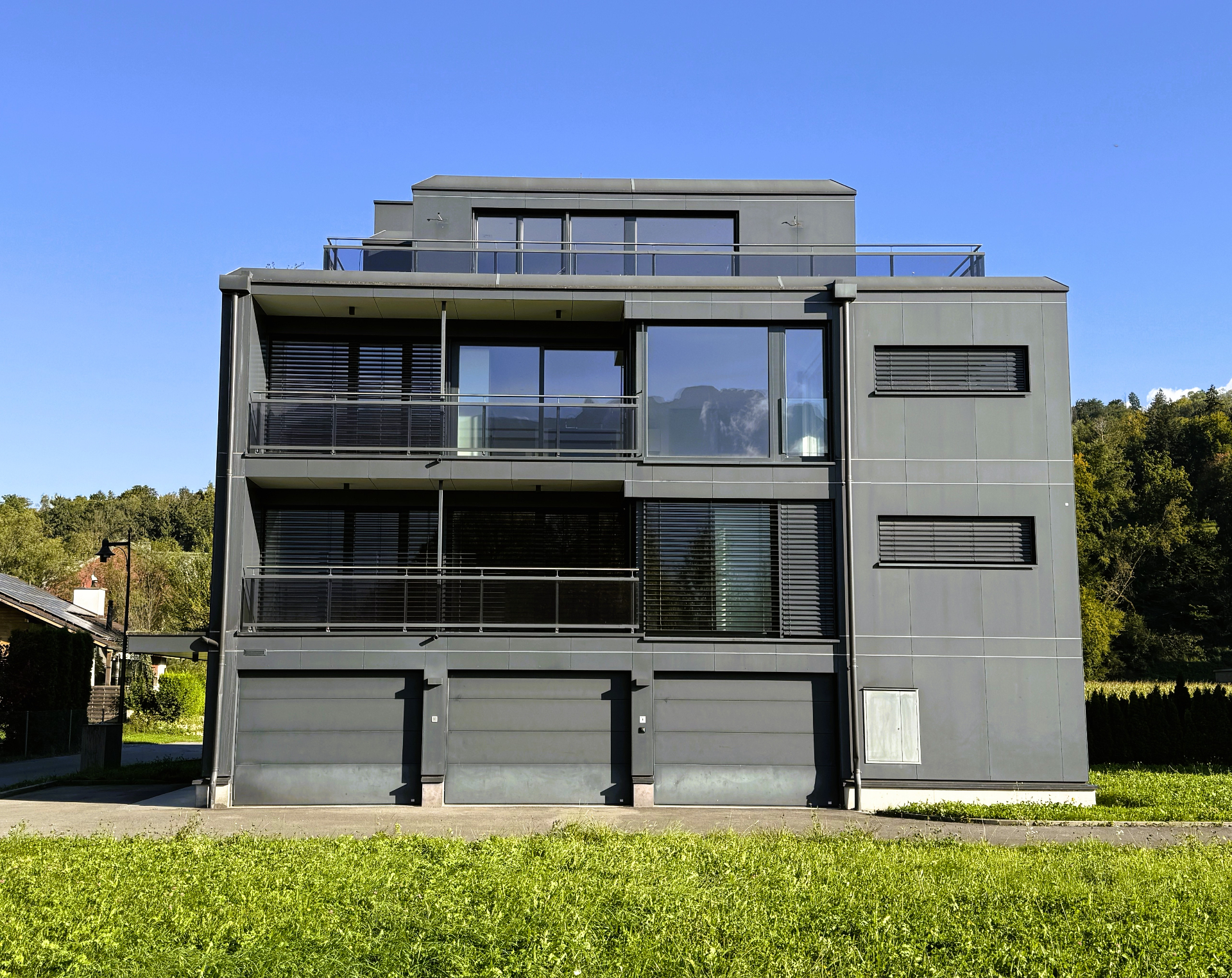 Aussenfoto Doppelhaus Ruggell.jpg