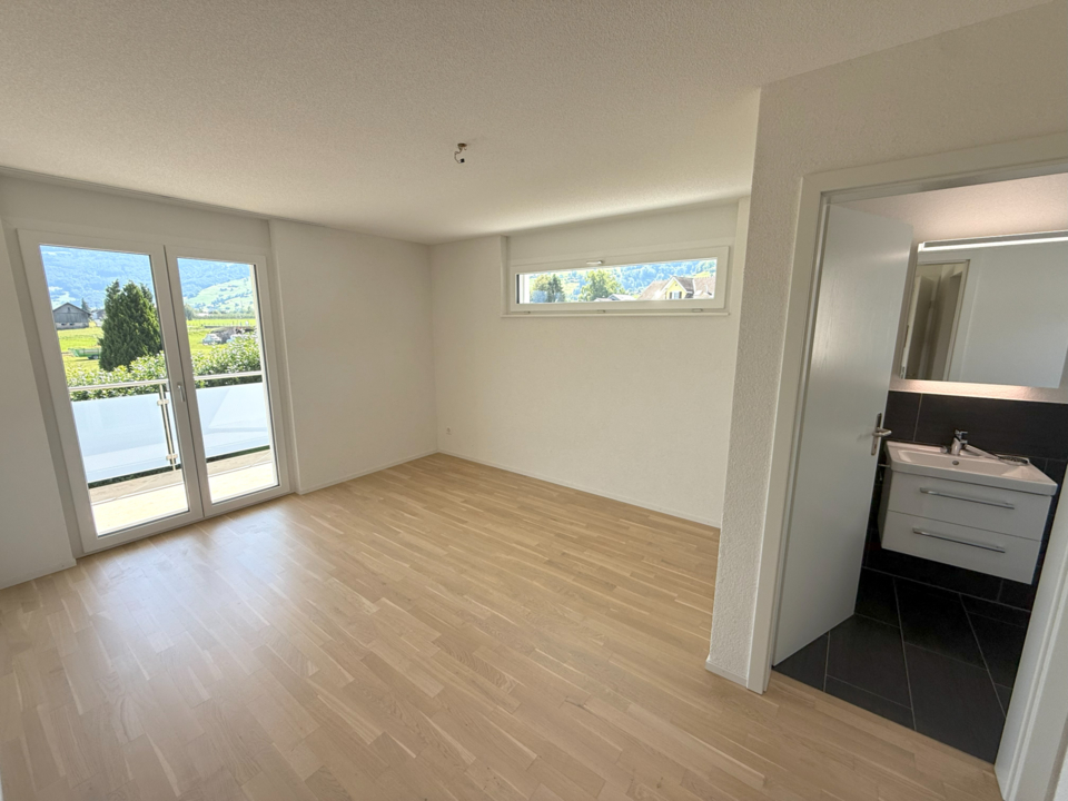 5.5 Zimmer-Doppelhaushälfte, CH-9473 Gams