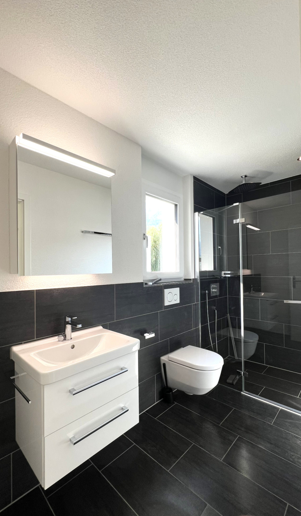 5.5 Zimmer-Doppelhaushälfte, CH-9473 Gams