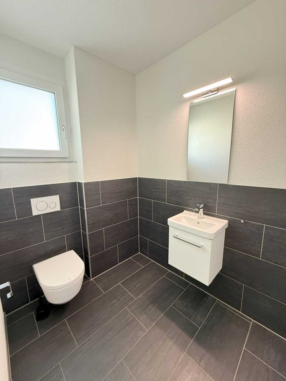 5.5 Zimmer-Doppelhaushälfte, CH-9473 Gams